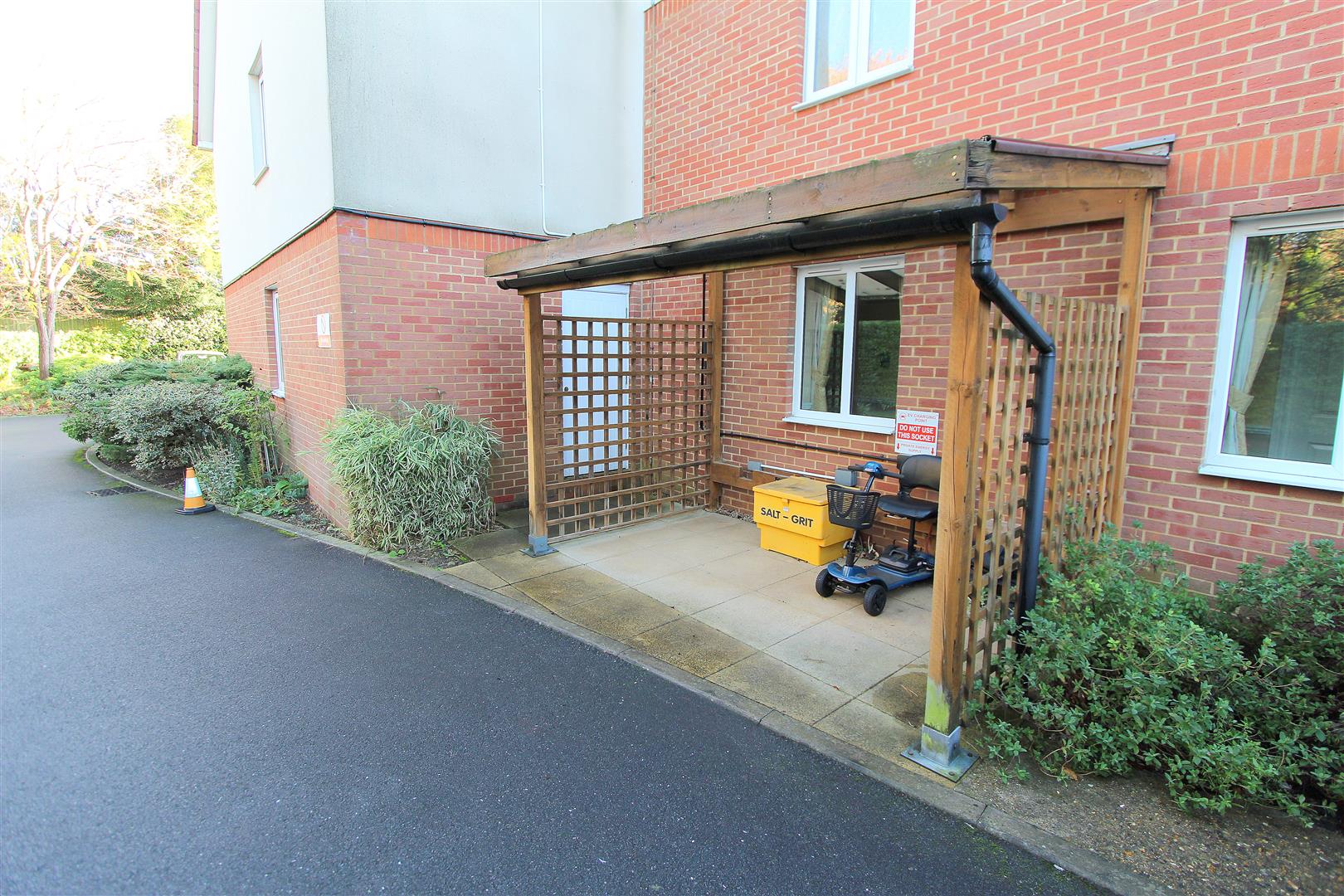 Kingston Road, Epsom